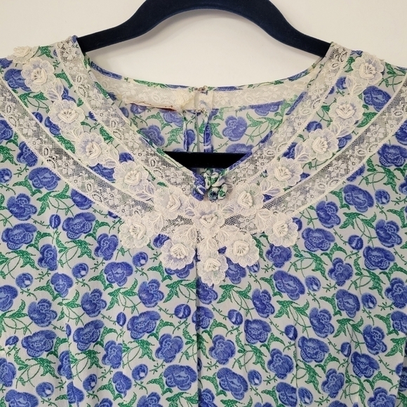 Vintage Jerold Blue Floral and White Lace Short Sleeve Dress S/M - Picture 3 of 8